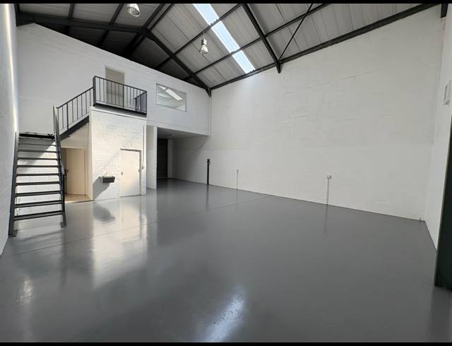 200M² WAREHOUSE TO LET IN ASLA PARK